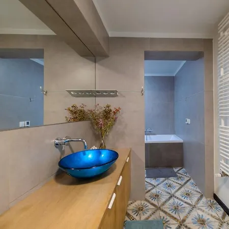 2 Poziomowy -146 M2 Apartment