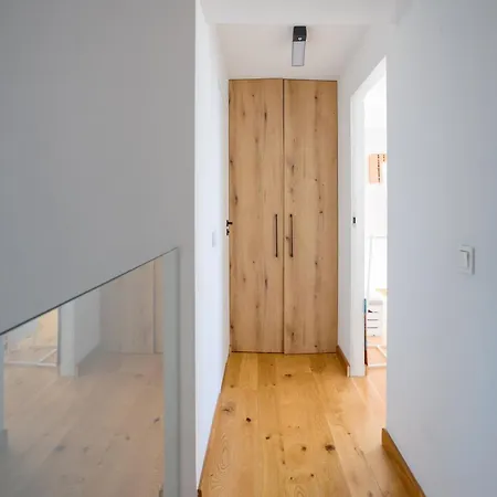 2 Poziomowy -146 M2 * Poznań