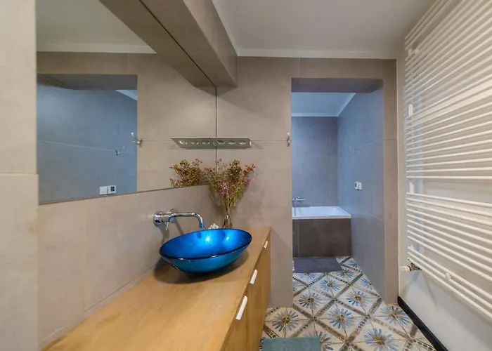 2 Poziomowy -146 M2 Apartment